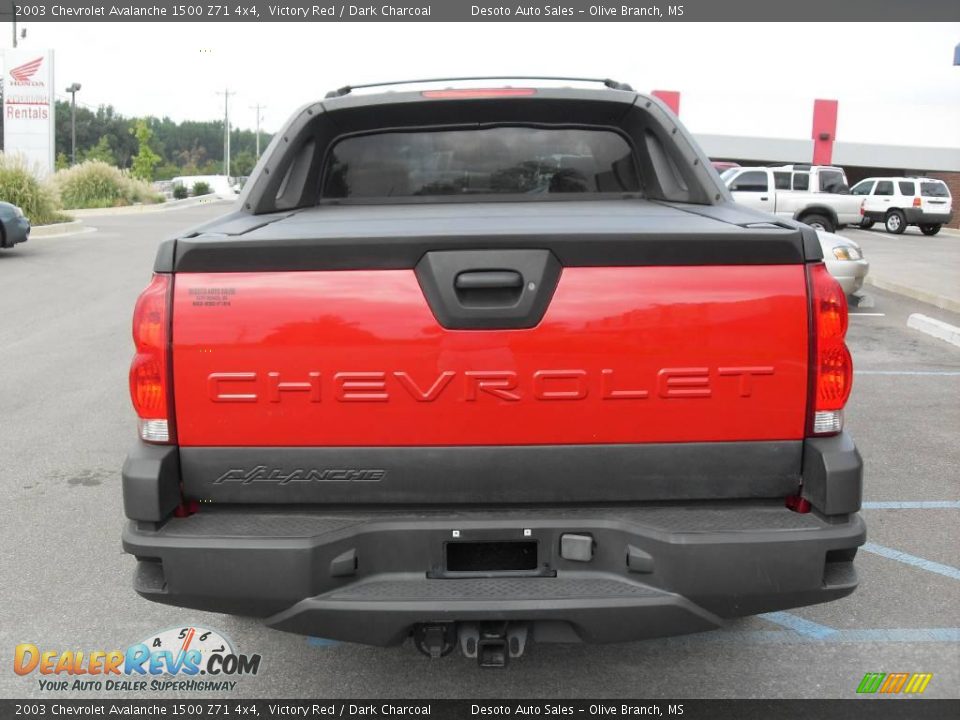 2003 Chevrolet Avalanche 1500 Z71 4x4 Victory Red / Dark Charcoal Photo #7