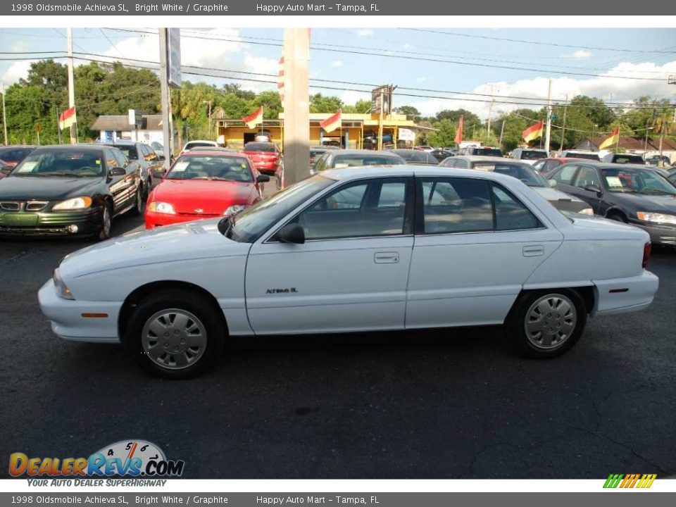 1998 Oldsmobile Achieva SL Bright White / Graphite Photo #4