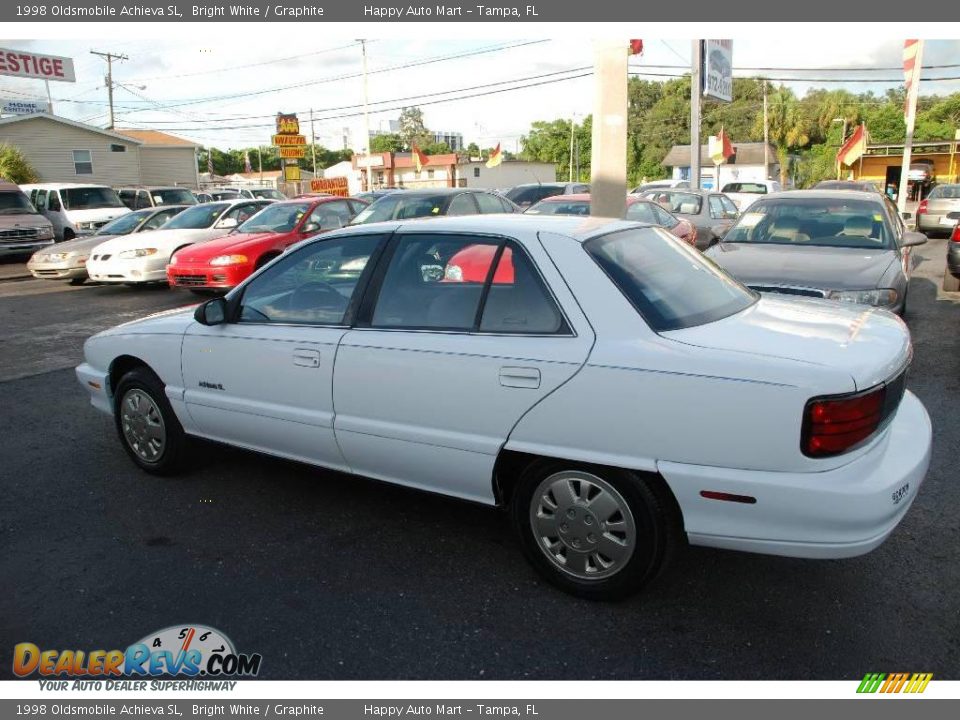 1998 Oldsmobile Achieva SL Bright White / Graphite Photo #5