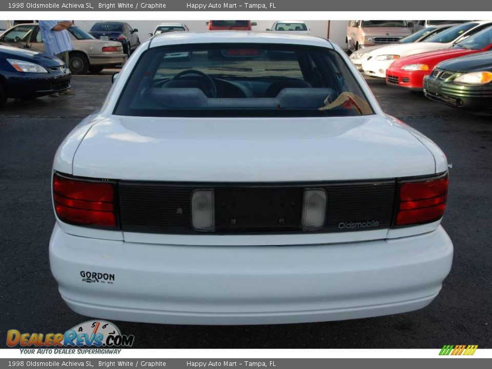 1998 Oldsmobile Achieva SL Bright White / Graphite Photo #7