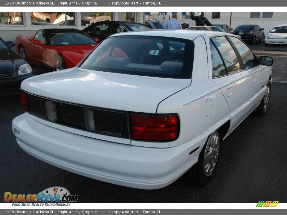 1998 Oldsmobile Achieva SL Bright White / Graphite Photo #8