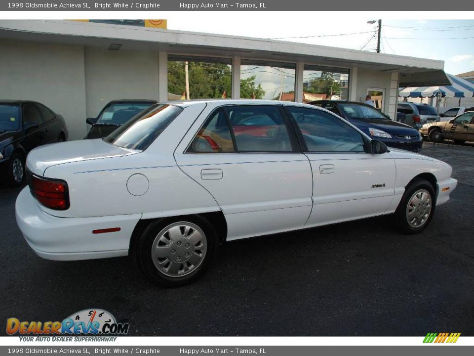 1998 Oldsmobile Achieva SL Bright White / Graphite Photo #9