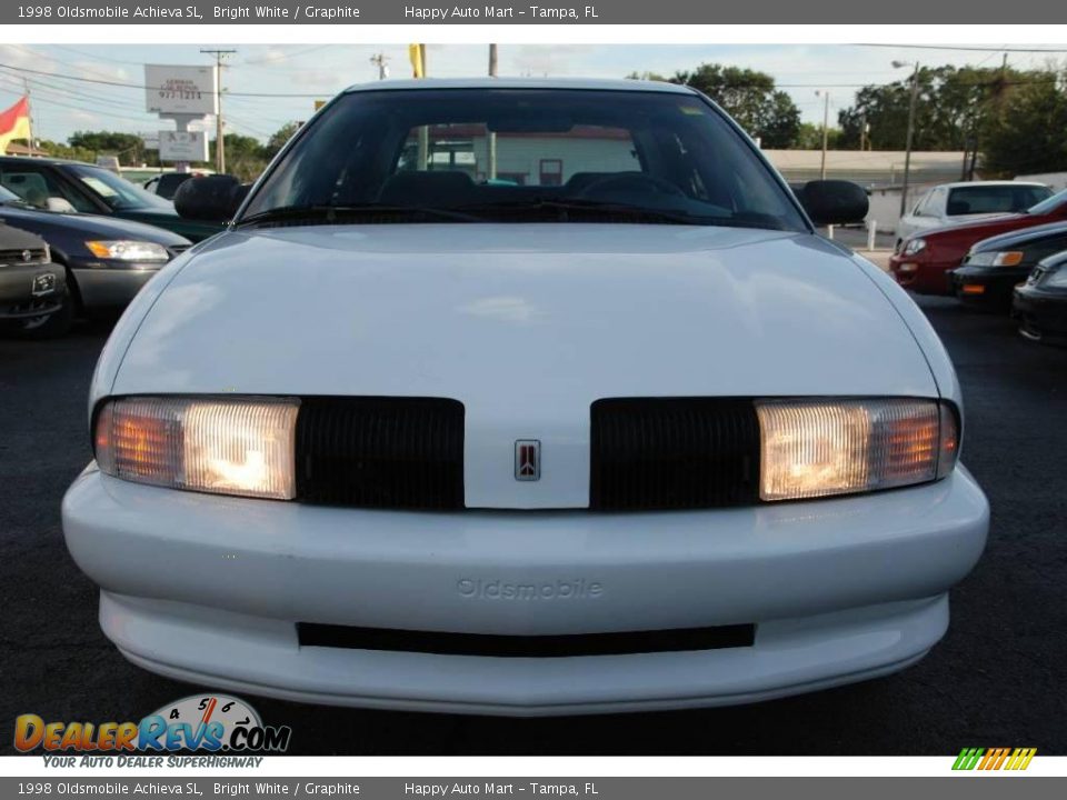 1998 Oldsmobile Achieva SL Bright White / Graphite Photo #10