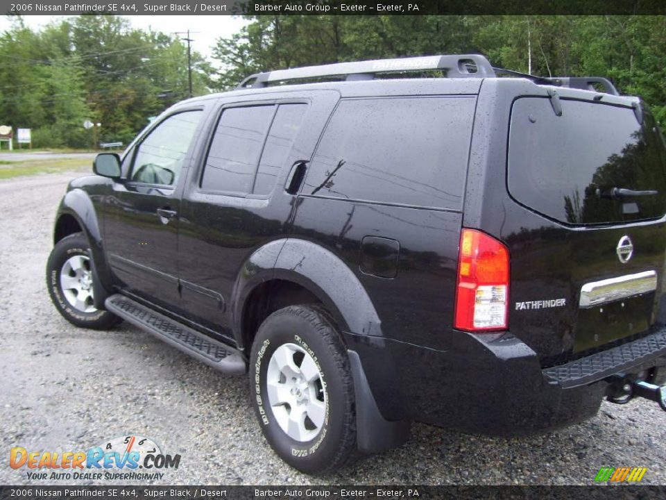 2006 Nissan Pathfinder SE 4x4 Super Black / Desert Photo #5