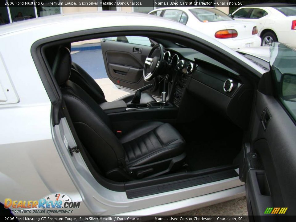 2006 Ford Mustang GT Premium Coupe Satin Silver Metallic / Dark Charcoal Photo #10
