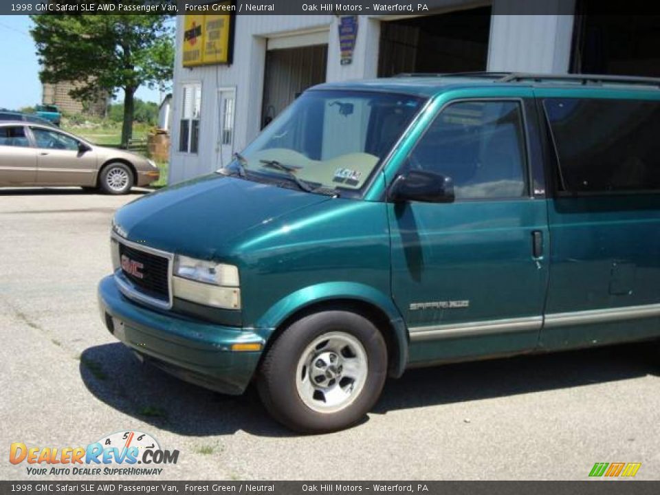 A 1998 gmc safari #1