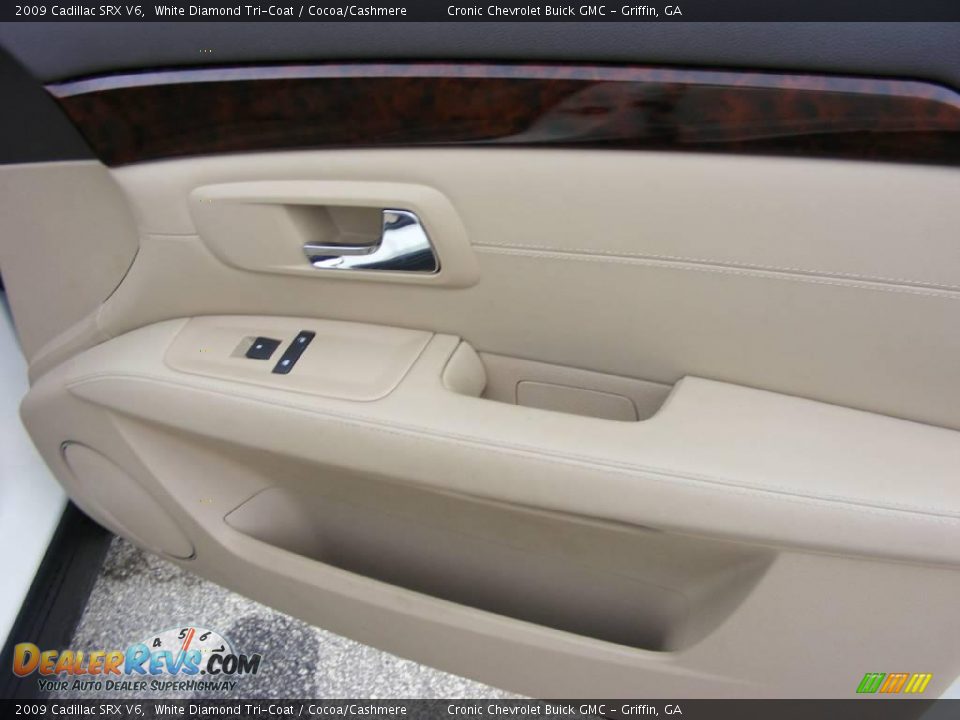 2009 Cadillac SRX V6 White Diamond Tri-Coat / Cocoa/Cashmere Photo #18