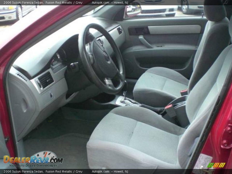 2006 Suzuki Forenza Sedan Fusion Red Metallic / Grey Photo #5