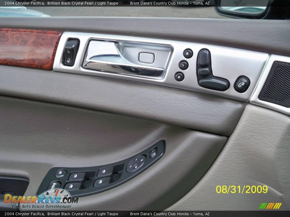 2004 Chrysler Pacifica Brilliant Black Crystal Pearl / Light Taupe Photo #17