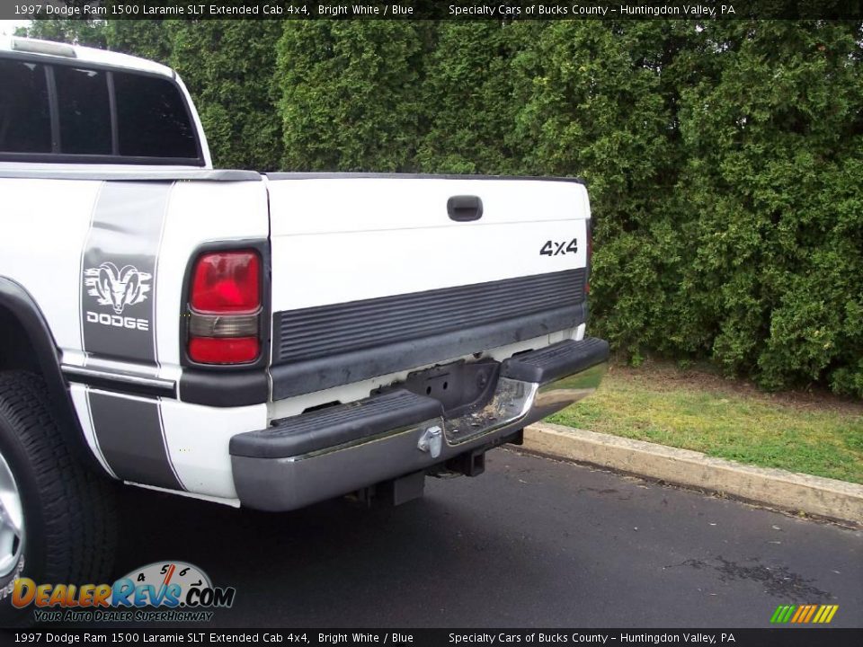 1997 Dodge Ram 1500 Laramie SLT Extended Cab 4x4 Bright White / Blue Photo #9