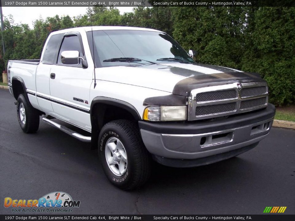 1997 Dodge Ram 1500 Laramie SLT Extended Cab 4x4 Bright White / Blue Photo #14