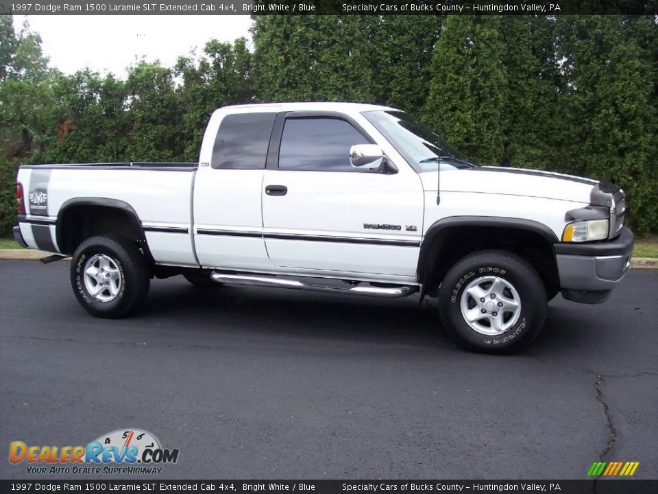 1997 Dodge Ram 1500 Laramie SLT Extended Cab 4x4 Bright White / Blue Photo #16