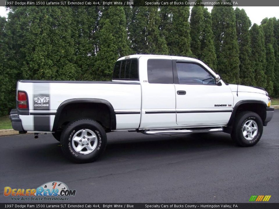 1997 Dodge Ram 1500 Laramie SLT Extended Cab 4x4 Bright White / Blue Photo #18