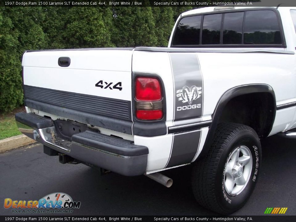 1997 Dodge Ram 1500 Laramie SLT Extended Cab 4x4 Bright White / Blue Photo #20