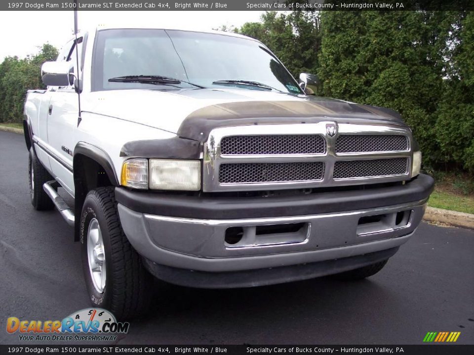 1997 Dodge Ram 1500 Laramie SLT Extended Cab 4x4 Bright White / Blue Photo #24