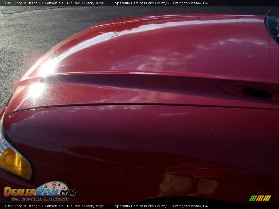 1996 Ford Mustang GT Convertible Rio Red / Black/Beige Photo #20