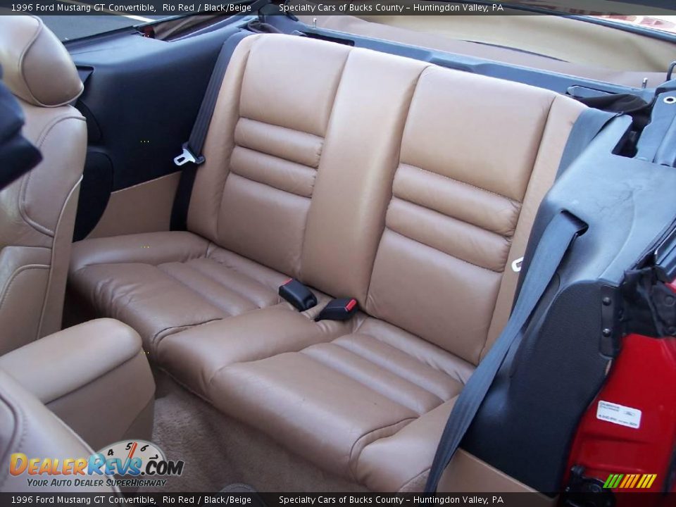 1996 Ford Mustang GT Convertible Rio Red / Black/Beige Photo #32