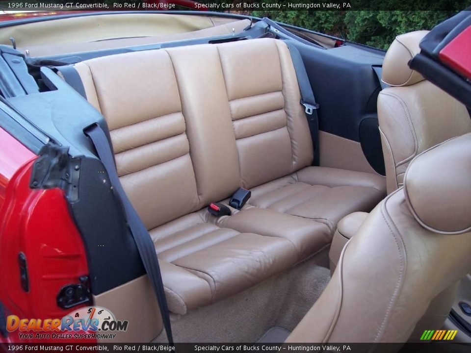 1996 Ford Mustang GT Convertible Rio Red / Black/Beige Photo #36