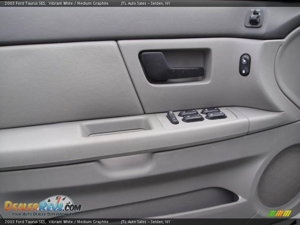 2003 Ford Taurus SES Vibrant White / Medium Graphite Photo #8