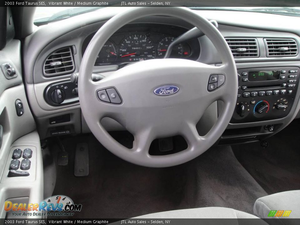 2003 Ford Taurus SES Vibrant White / Medium Graphite Photo #11