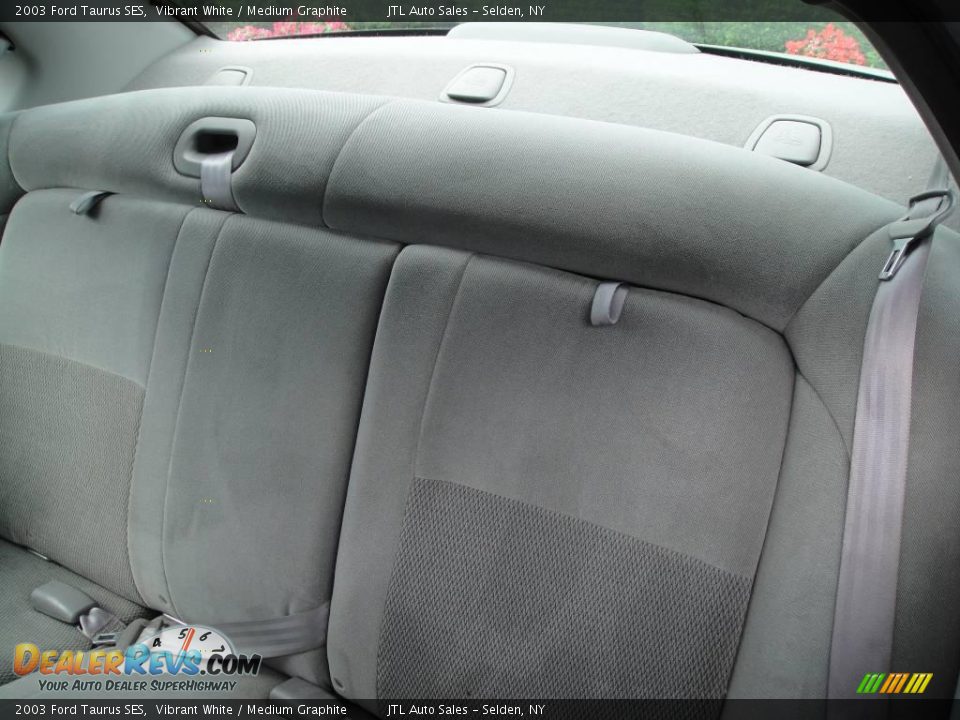 2003 Ford Taurus SES Vibrant White / Medium Graphite Photo #13