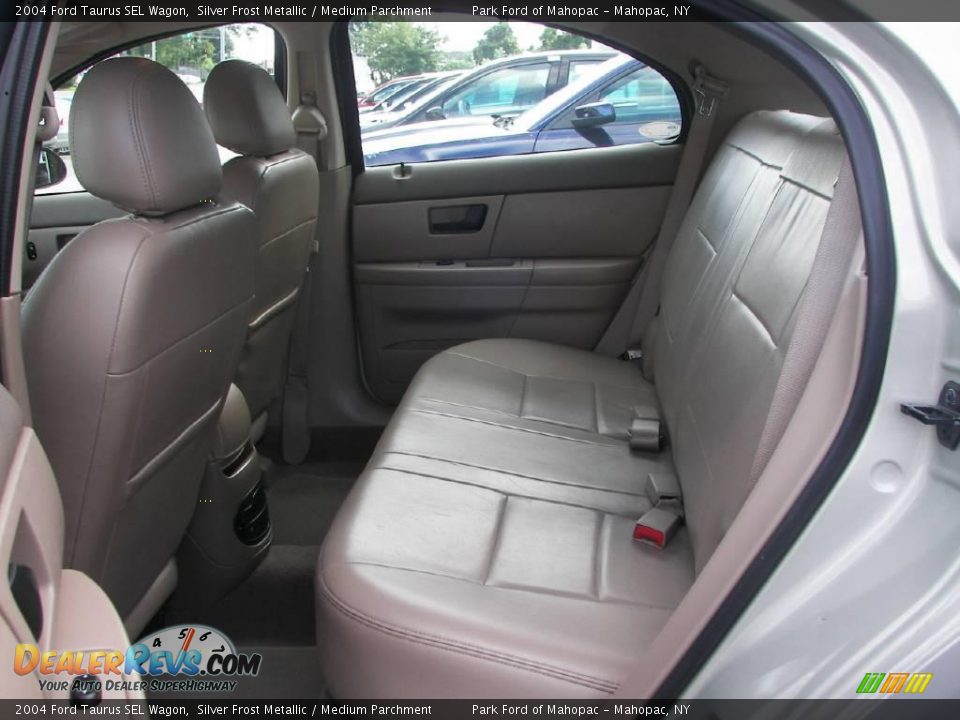2004 Ford Taurus SEL Wagon Silver Frost Metallic / Medium Parchment Photo #6