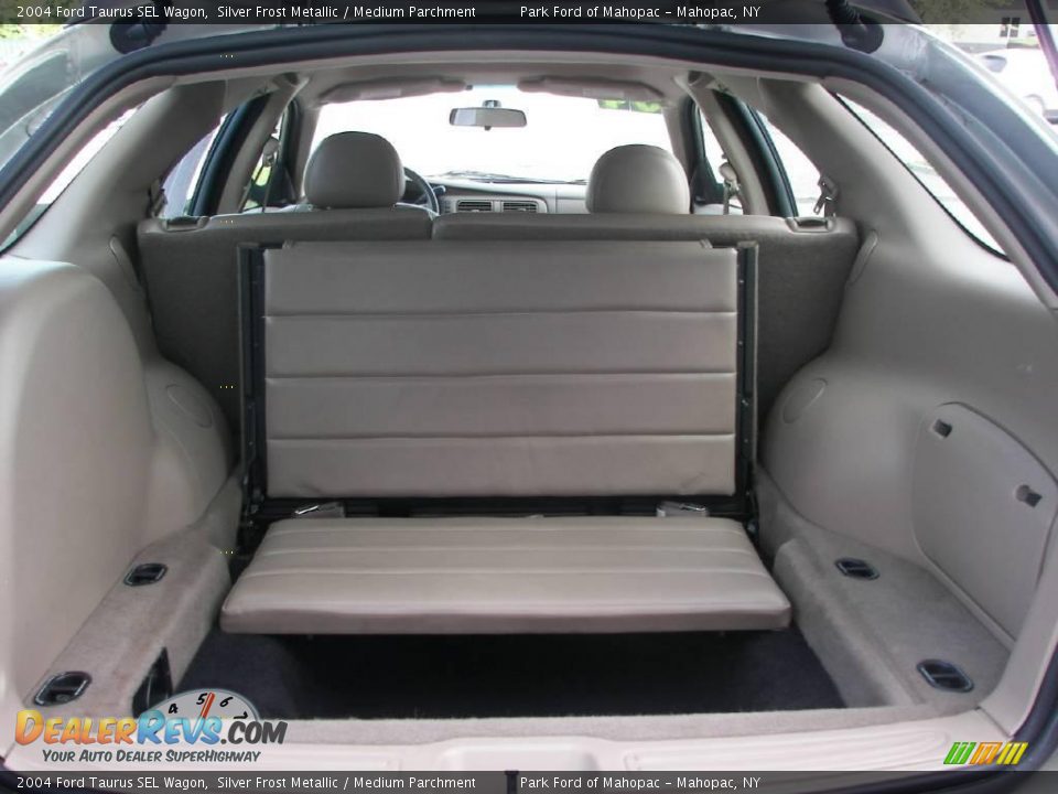 2004 Ford Taurus SEL Wagon Silver Frost Metallic / Medium Parchment Photo #7