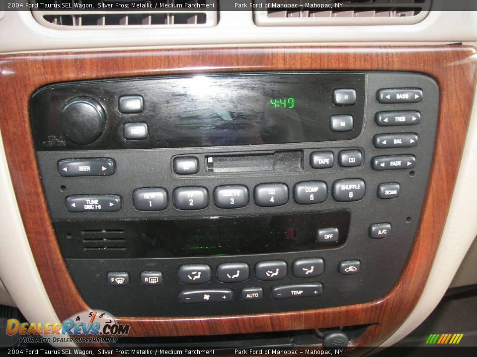 2004 Ford Taurus SEL Wagon Silver Frost Metallic / Medium Parchment Photo #15