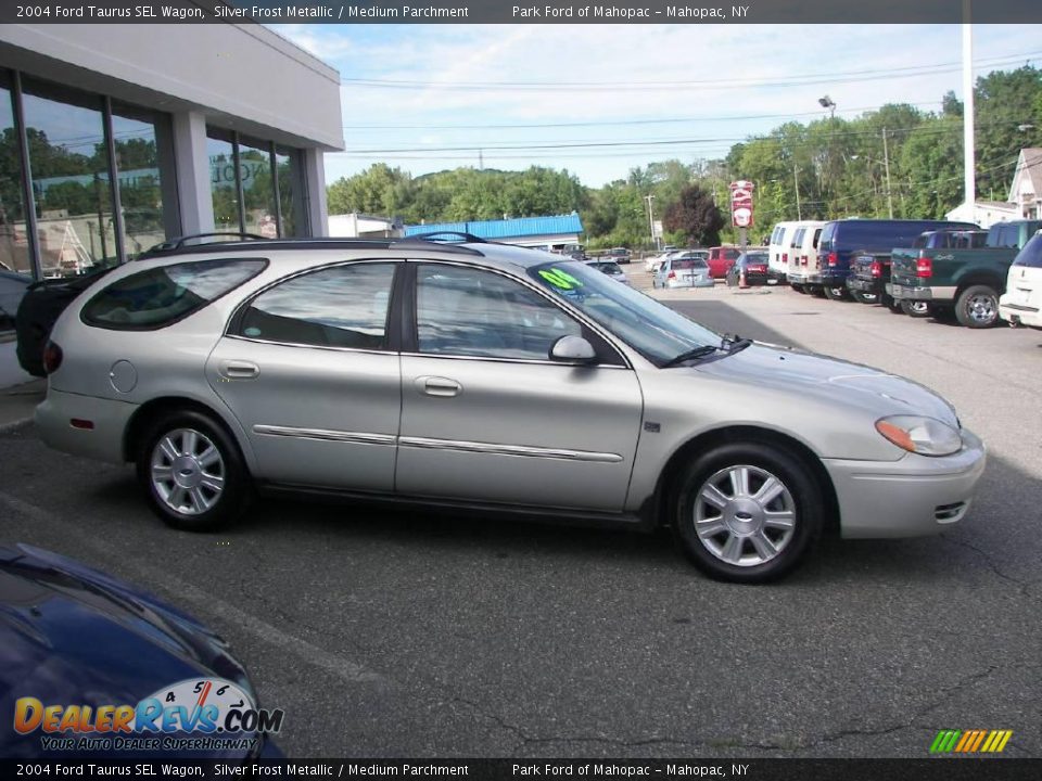 2004 Ford Taurus SEL Wagon Silver Frost Metallic / Medium Parchment Photo #24