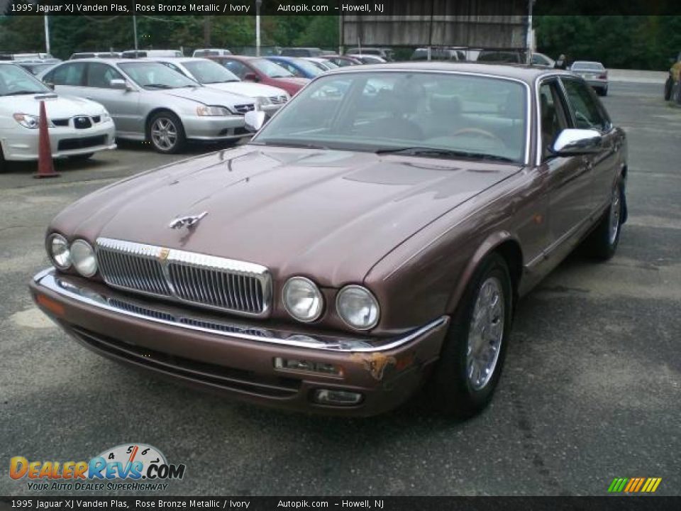1995 Jaguar XJ Vanden Plas Rose Bronze Metallic / Ivory Photo #3