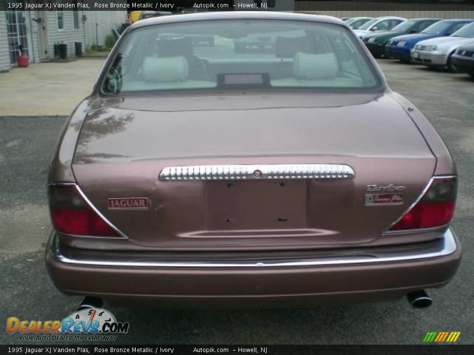 1995 Jaguar XJ Vanden Plas Rose Bronze Metallic / Ivory Photo #6