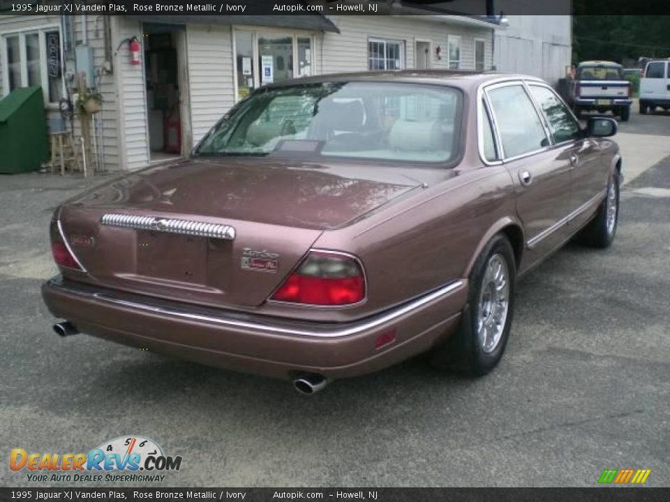 1995 Jaguar XJ Vanden Plas Rose Bronze Metallic / Ivory Photo #7