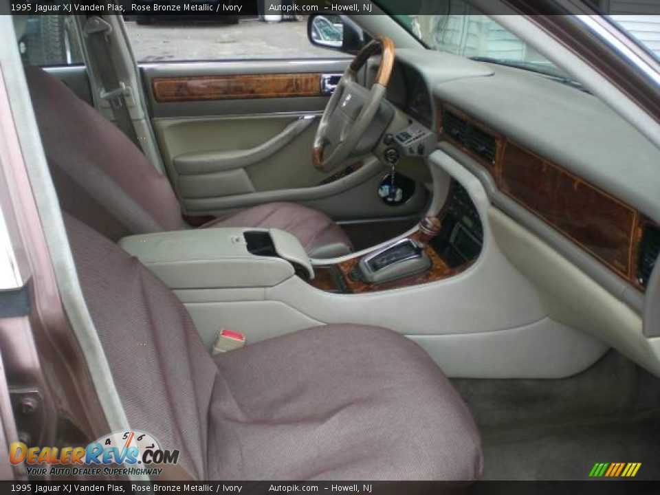 1995 Jaguar XJ Vanden Plas Rose Bronze Metallic / Ivory Photo #10