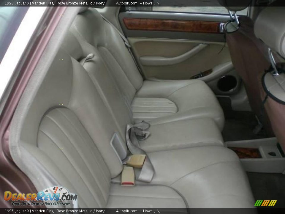 1995 Jaguar XJ Vanden Plas Rose Bronze Metallic / Ivory Photo #11
