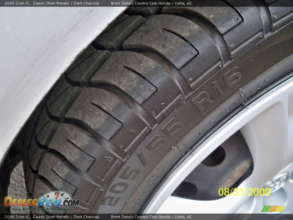 2006 Scion tC Classic Silver Metallic / Dark Charcoal Photo #17