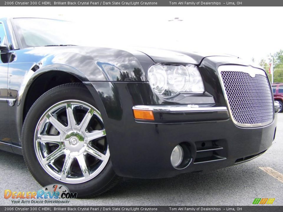 2006 Chrysler 300 C HEMI Brilliant Black Crystal Pearl / Dark Slate Gray/Light Graystone Photo #2