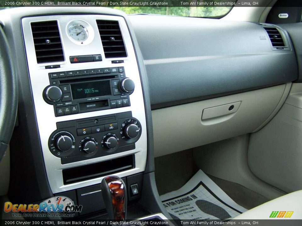 2006 Chrysler 300 C HEMI Brilliant Black Crystal Pearl / Dark Slate Gray/Light Graystone Photo #18
