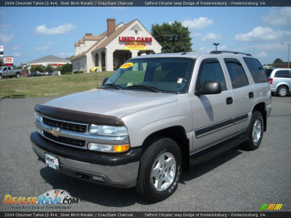 2004 Chevrolet Tahoe LS 4x4 Silver Birch Metallic / Gray/Dark Charcoal Photo #1