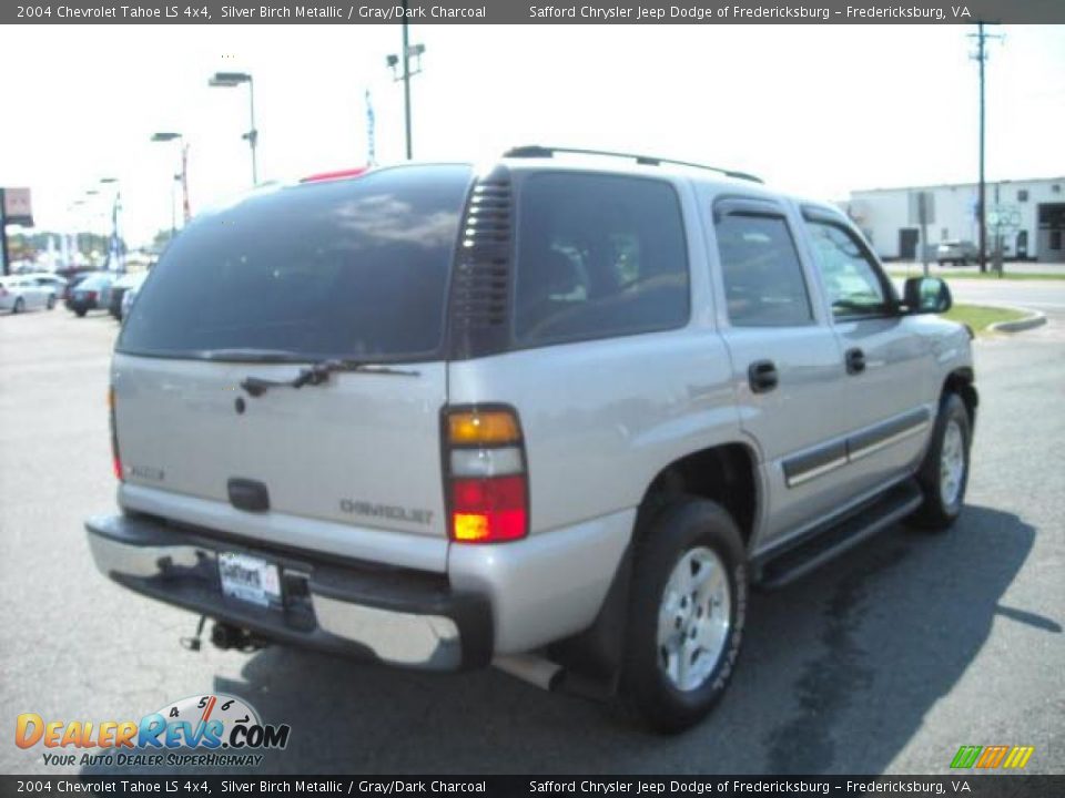 2004 Chevrolet Tahoe LS 4x4 Silver Birch Metallic / Gray/Dark Charcoal Photo #5