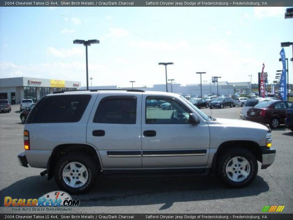 2004 Chevrolet Tahoe LS 4x4 Silver Birch Metallic / Gray/Dark Charcoal Photo #6