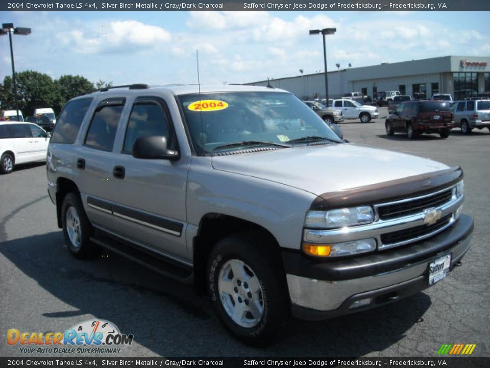 2004 Chevrolet Tahoe LS 4x4 Silver Birch Metallic / Gray/Dark Charcoal Photo #7