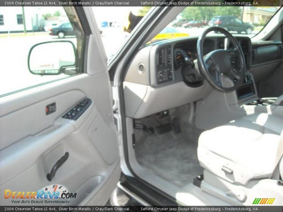 2004 Chevrolet Tahoe LS 4x4 Silver Birch Metallic / Gray/Dark Charcoal Photo #9