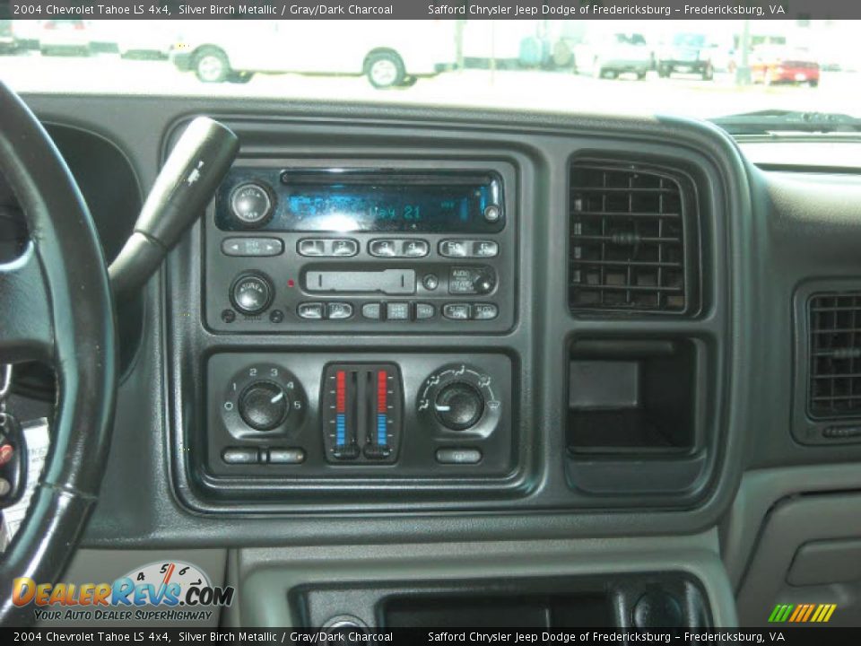 2004 Chevrolet Tahoe LS 4x4 Silver Birch Metallic / Gray/Dark Charcoal Photo #12