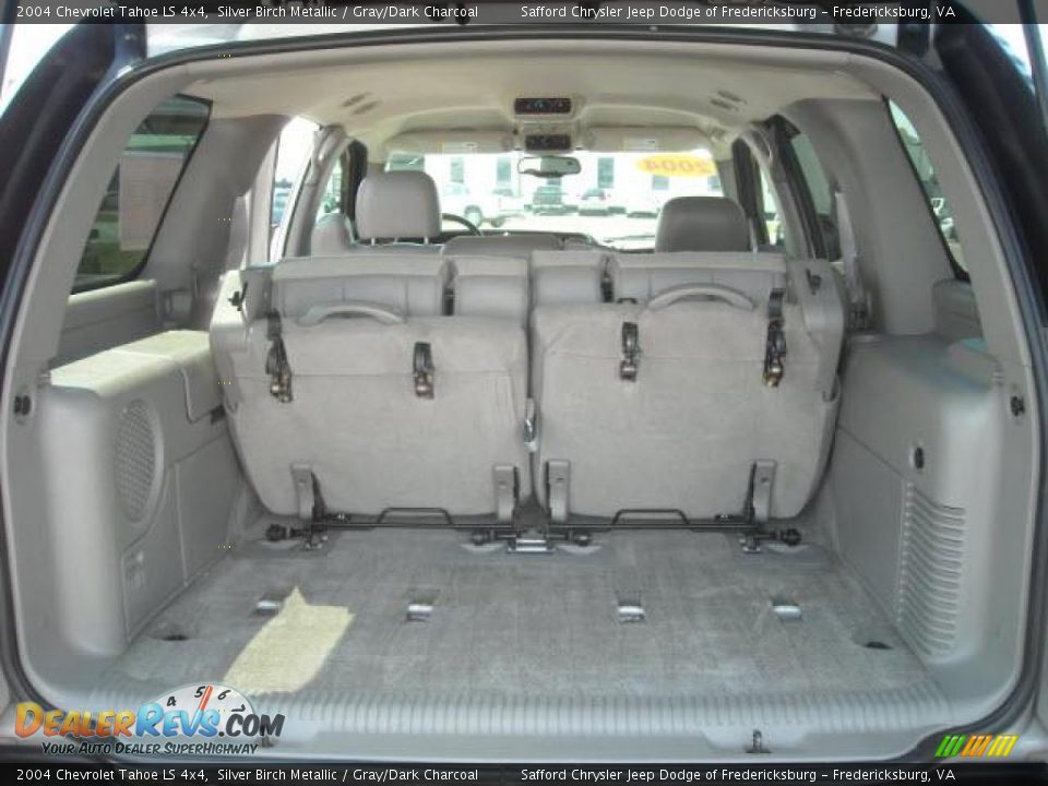 2004 Chevrolet Tahoe LS 4x4 Silver Birch Metallic / Gray/Dark Charcoal Photo #13