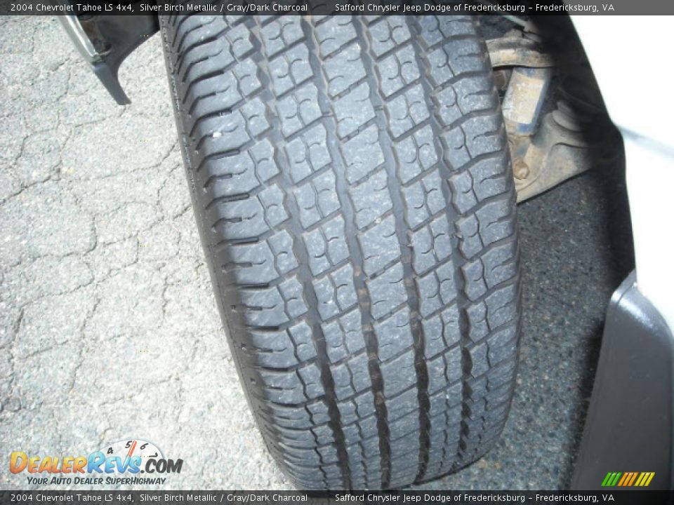 2004 Chevrolet Tahoe LS 4x4 Silver Birch Metallic / Gray/Dark Charcoal Photo #14
