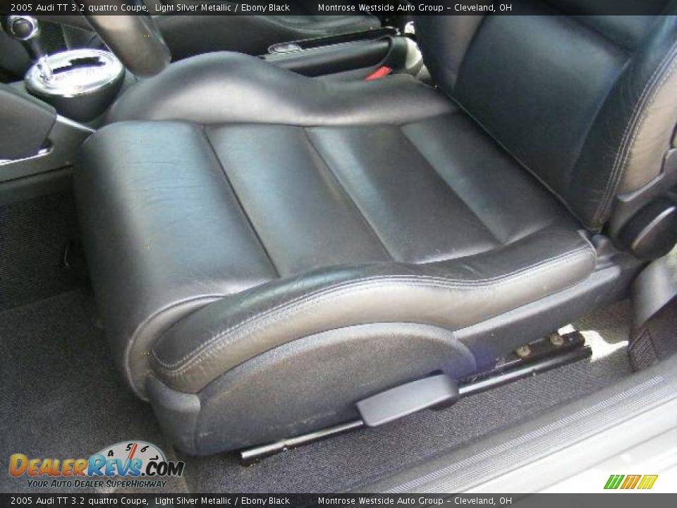 2005 Audi TT 3.2 quattro Coupe Light Silver Metallic / Ebony Black Photo #10