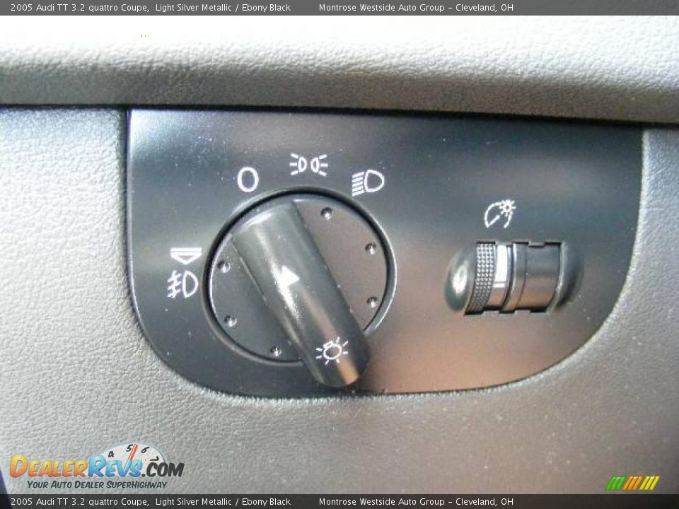 2005 Audi TT 3.2 quattro Coupe Light Silver Metallic / Ebony Black Photo #24