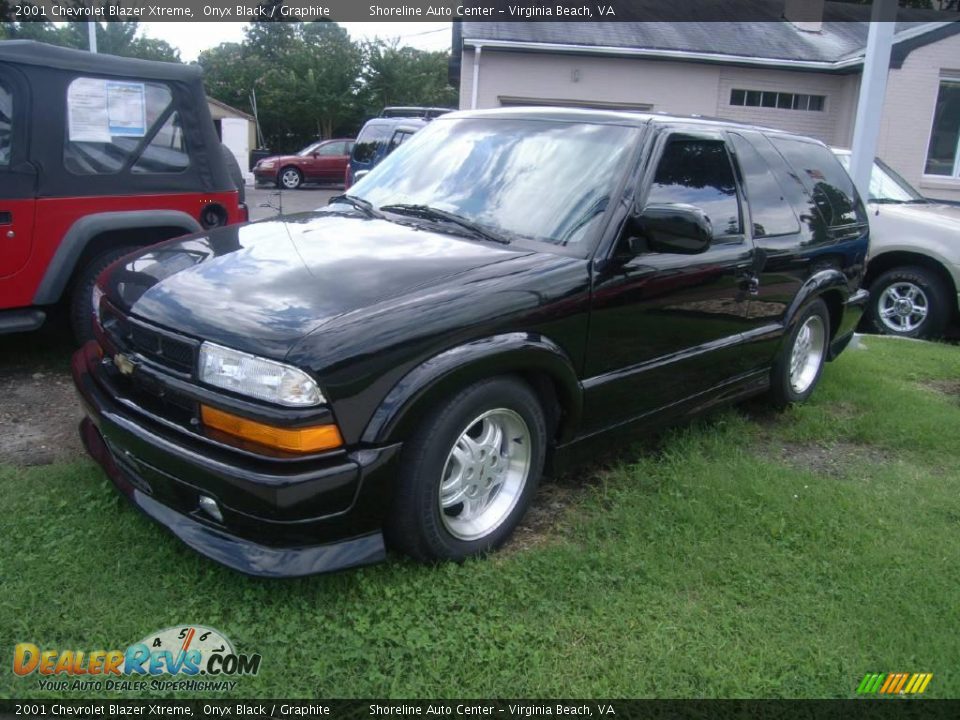 2001 Chevrolet Blazer Xtreme Onyx Black / Graphite Photo #2