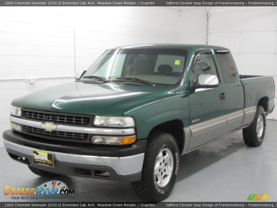 1999 Chevrolet Silverado 1500 LS Extended Cab 4x4 Meadow Green Metallic / Graphite Photo #1