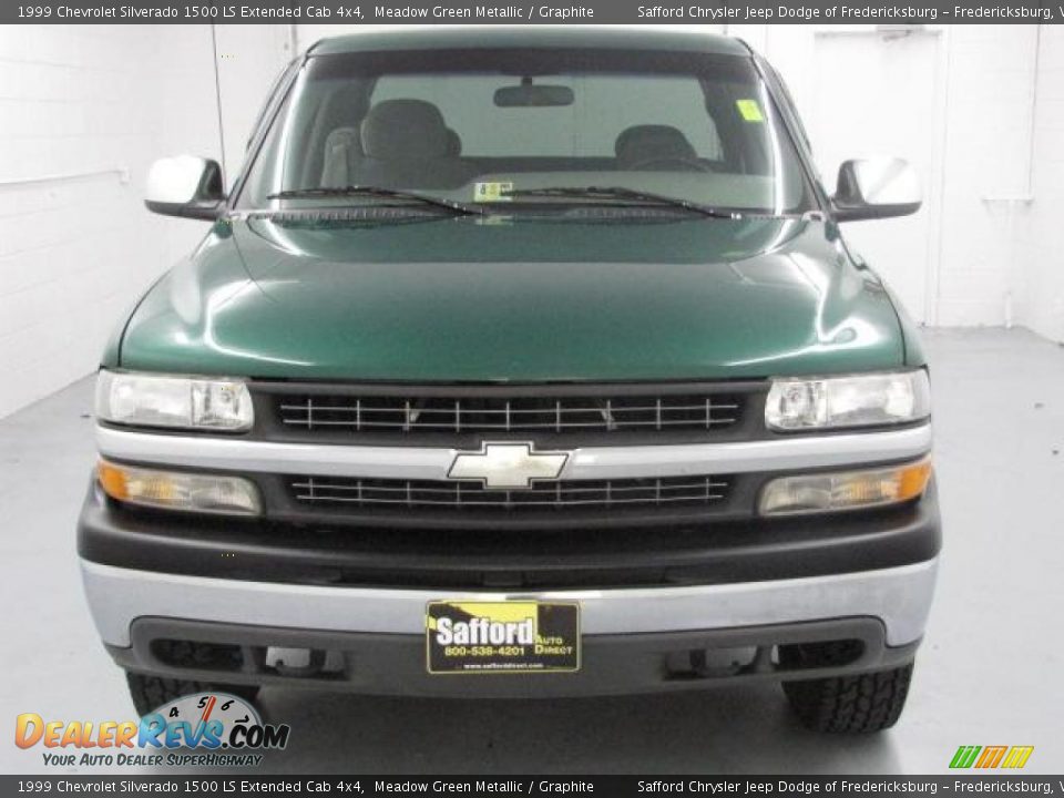 1999 Chevrolet Silverado 1500 LS Extended Cab 4x4 Meadow Green Metallic / Graphite Photo #2